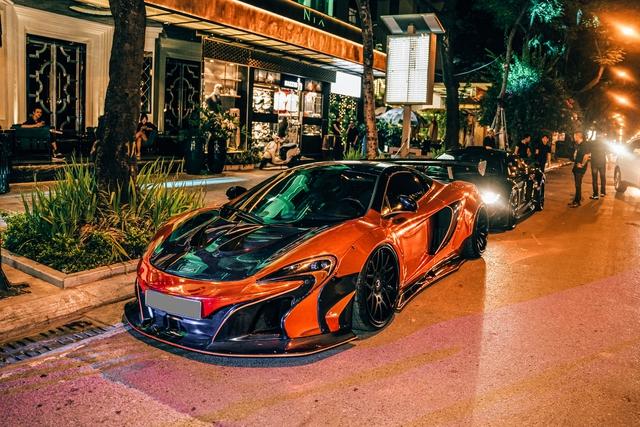 Dàn xe trăm tỷ tụ họp tại Hà Nội: McLaren 650S Spider độ thân rộng, Ford Mustang GT nằm sát mặt đường gây chú ý - Ảnh 2.