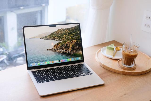 CellphoneS giảm đến 5 triệu cho khách hàng đặt trước Macbook Air M2 chính hãng - Ảnh 3.
