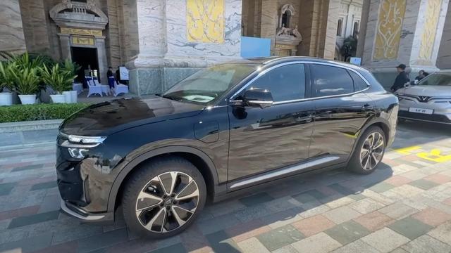 Kỹ sư ô tô hơn 35 năm kinh nghiệm đánh giá: VinFast VF 8 lái thú vị hơn BMW iX, Ford Mustang Mach-E, gần giống Porsche Macan - Ảnh 2.