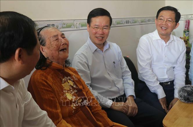 Đồng chí Võ Văn Thưởng dự chương trình tri ân người có công tại Bình Định - Ảnh 1. Đồng chí Võ Văn Thưởng dự chương trình tri ân người có công tại Bình Định - Ảnh 1.
