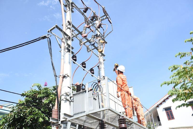 EVNHANOI nỗ lực đảm bảo điện ổn định, an toàn mùa nắng nóng
