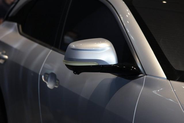 Soi chi tiết ngoại thất ô tô điện VinFast VF6 nét căng ngoài đời - Ảnh 4. Soi chi tiết ngoại thất ô tô điện VinFast VF6 nét căng ngoài đời - Ảnh 4.