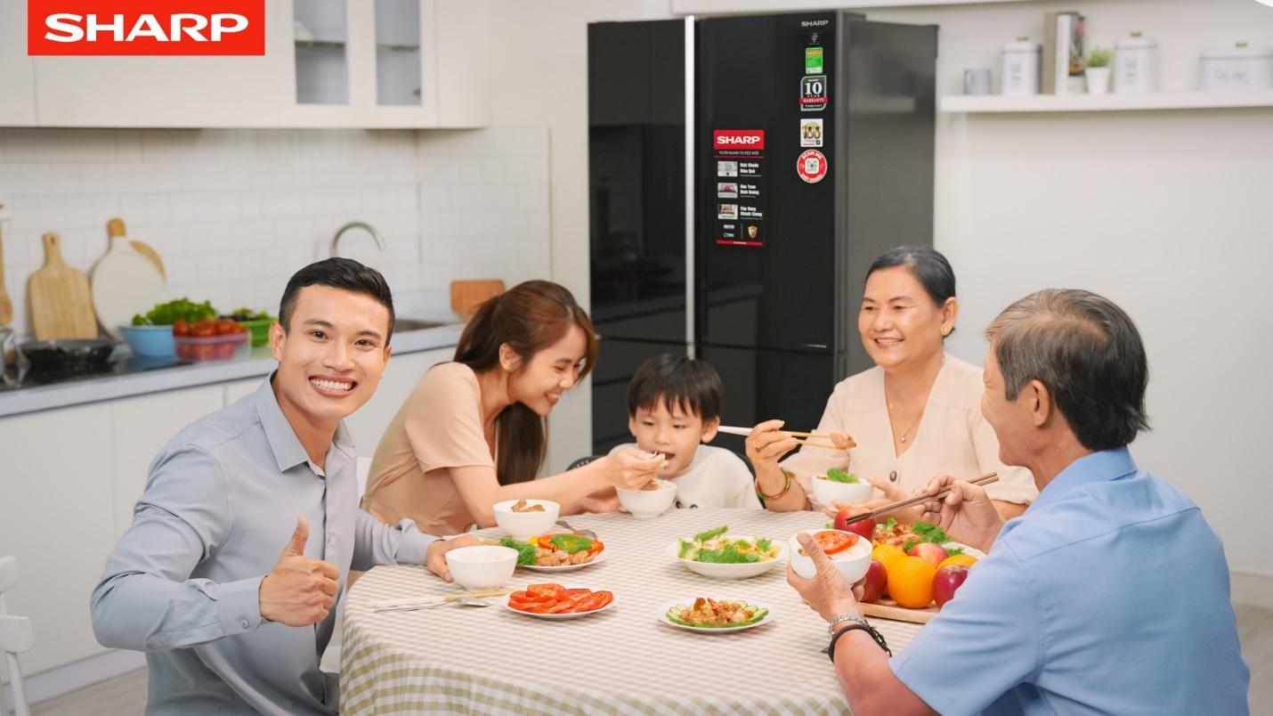 Nhà tôi 3 đời có "người bạn" Sharp đồng hành - Ảnh 2.