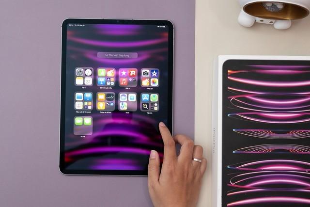 Mở hộp iPad M2 11 inch: Vẫn là thiết kế cũ, cải thiện hiệu năng nhờ chip M2 - Ảnh 5.