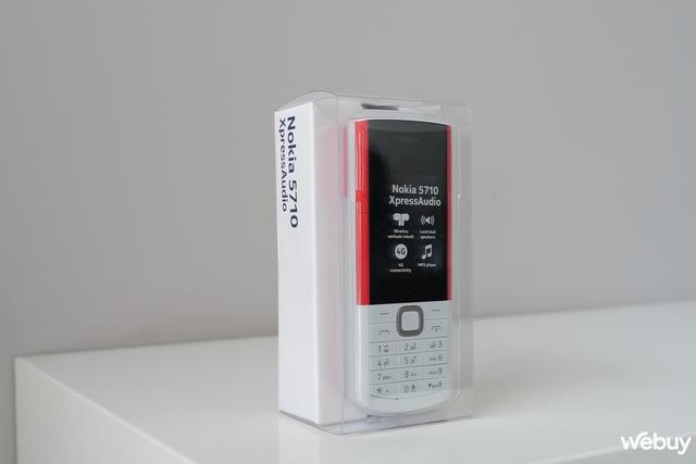 Mở hộp điện thoại "cục gạch" Nokia tích hợp tai nghe không dây, giá 1.79 triệu đồng - Ảnh 1.