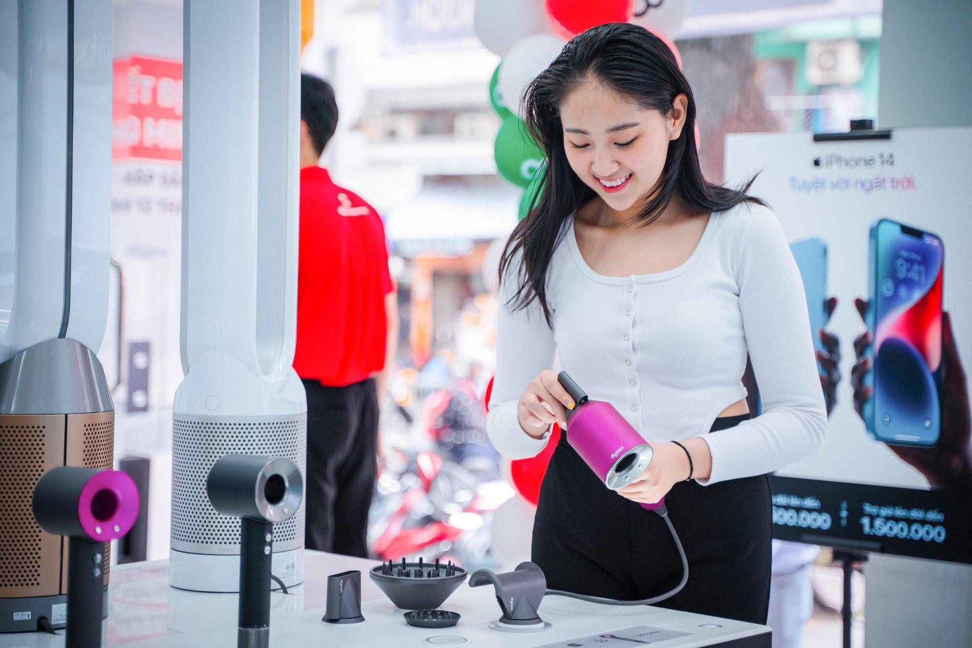 Quầy trải nghiệm Dyson chính thức có mặt tại CellphoneS - Ảnh 1. Quầy trải nghiệm Dyson chính thức có mặt tại CellphoneS - Ảnh 1.