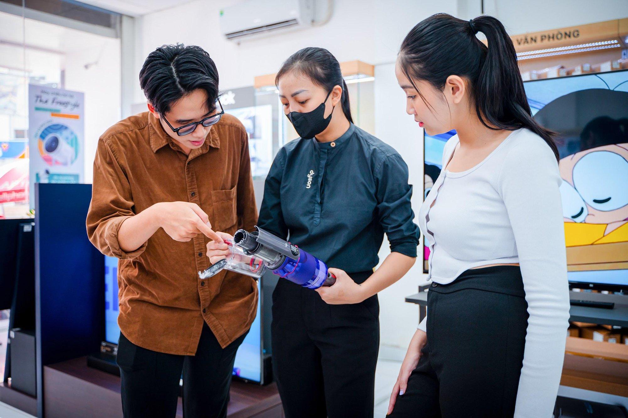 Quầy trải nghiệm Dyson chính thức có mặt tại CellphoneS - Ảnh 2. Quầy trải nghiệm Dyson chính thức có mặt tại CellphoneS - Ảnh 2.