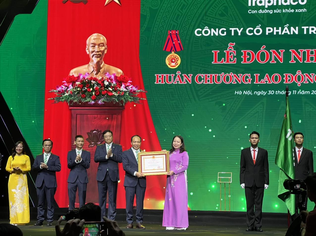 Traphaco kỷ niệm 50 năm ngày truyền thống và đón nhận Huân chương Lao động hạng Nhất - Ảnh 1.