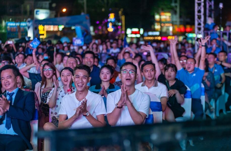 Mcredit Music Fest Bình Dương hút gần 500.000 lượt view trong 3 tiếng - Ảnh 10.