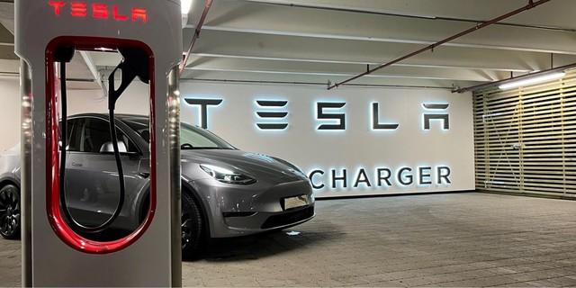 Tesla sắp chính thức chia sẻ hệ thống sạc siêu nhanh tại Mỹ, người mua xe VinFast tha hồ dùng ké - Ảnh 2.