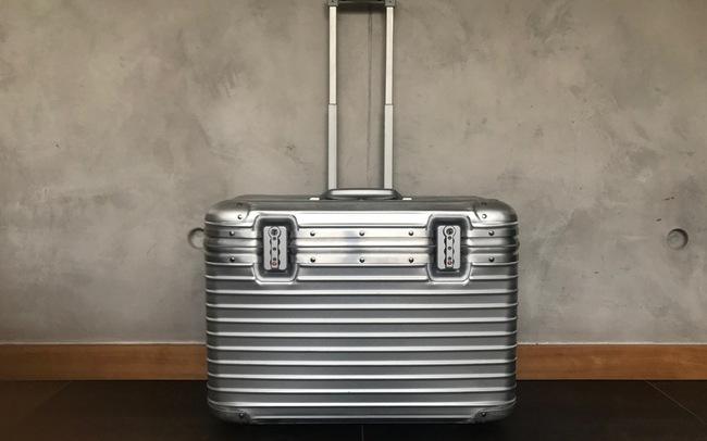 Vali phi công Rimowa: Bạn đồng hành lý tưởng cho những chuyến phiêu lưu ngắn ngày Vali phi công Rimowa: Bạn đồng hành lý tưởng cho những chuyến phiêu lưu ngắn ngày