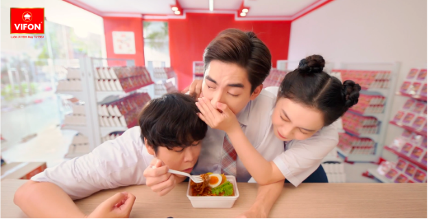 Crush thì cuốn thật đấy, nhưng bạn đã bao giờ đang đói mà mắt va vào khay mì xào chưa? - Ảnh 1. Crush thì cuốn thật đấy, nhưng bạn đã bao giờ đang đói mà mắt va vào khay mì xào chưa? - Ảnh 1.