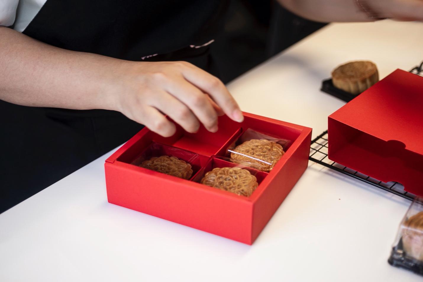 Cùng đón cơn sốt “hẹn hò” làm bánh tại The Open Space! - Ảnh 2. Cùng đón cơn sốt “hẹn hò” làm bánh tại The Open Space! - Ảnh 2.