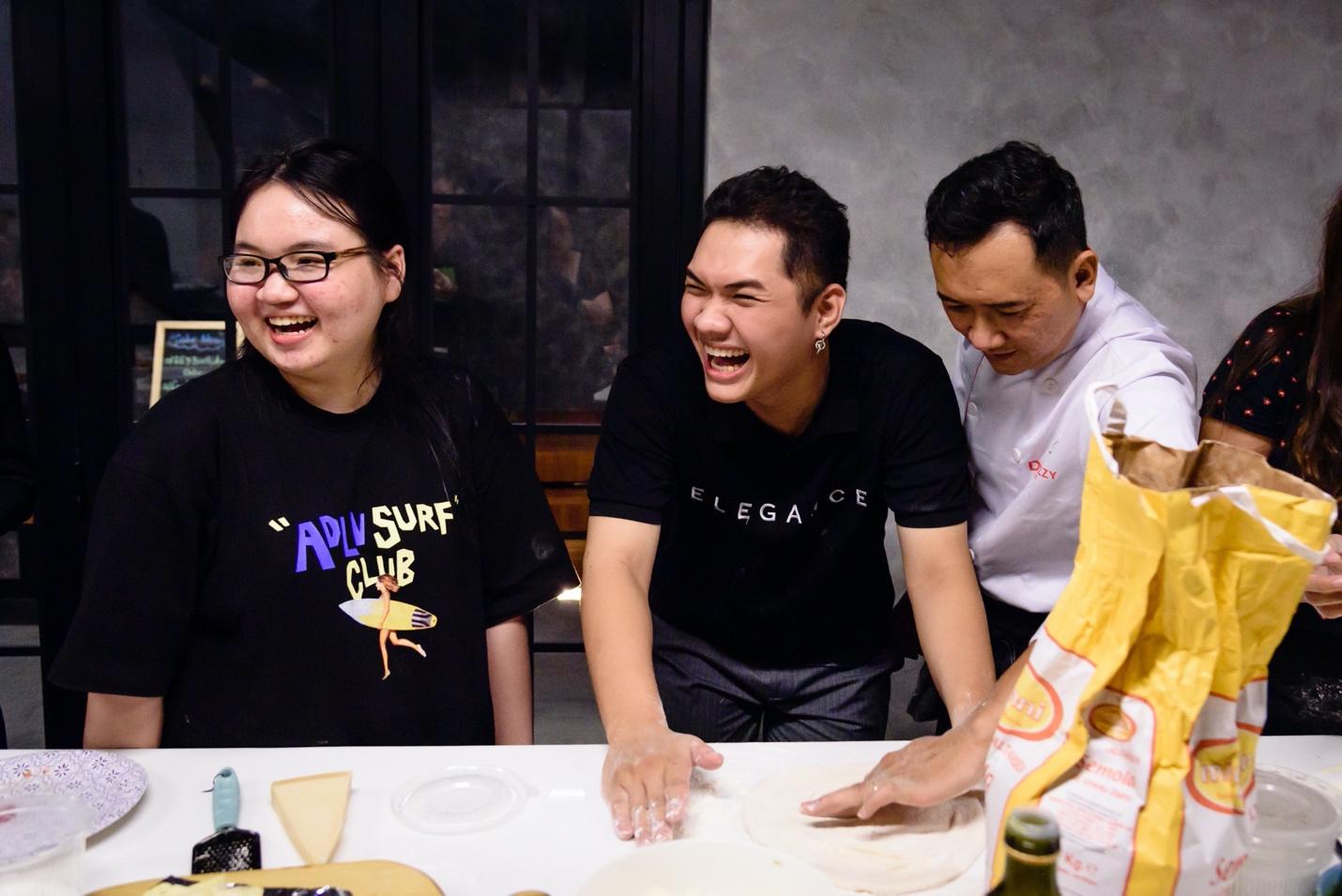 Cùng đón cơn sốt “hẹn hò” làm bánh tại The Open Space! - Ảnh 3. Cùng đón cơn sốt “hẹn hò” làm bánh tại The Open Space! - Ảnh 3.