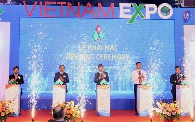 Onnet Consulting phối hợp cùng Larksuite đồng hành tài trợ sự kiện Vietnam Expo 2023