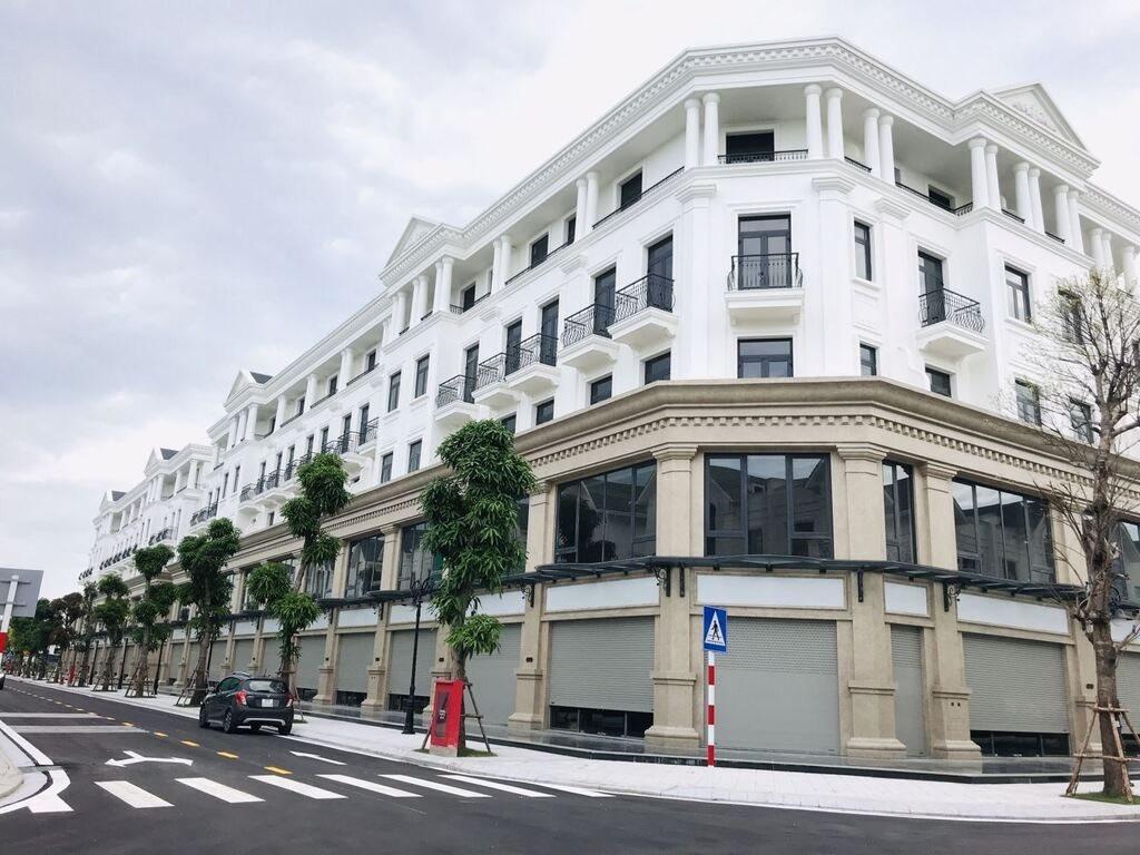 Shophouse bán hạ giá từ 19 tỷ còn 13 tỷ đồng, nhà đầu tư vẫn lời tiền tỷ - Ảnh 2.