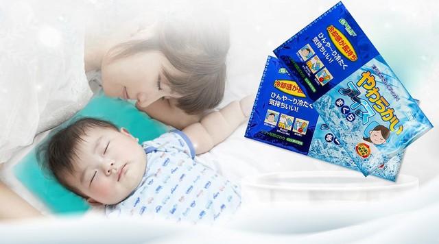 2 mẹo hay chống nóng hè này: Ở nhà nằm gối lạnh, ra đường đeo vòng làm mát kiêm chống muỗi - Ảnh 1. 2 mẹo hay chống nóng hè này: Ở nhà nằm gối lạnh, ra đường đeo vòng làm mát kiêm chống muỗi - Ảnh 1.