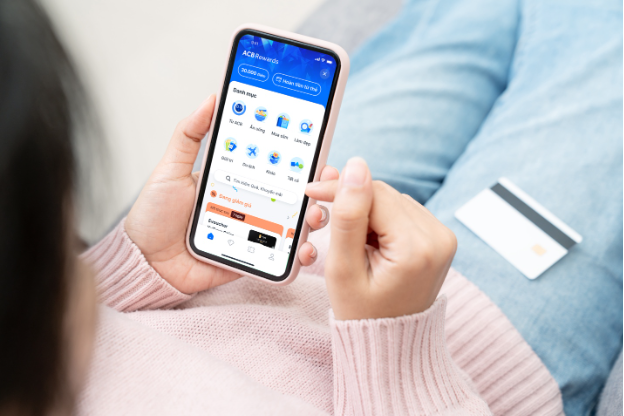 Nhờ chuyển đổi số quyết liệt, lợi nhuận ACB tăng gấp 17 lần - Ảnh 1.