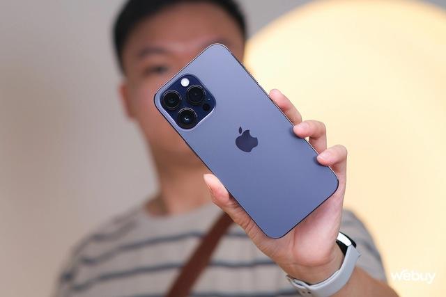 Đón đầu iPhone 15, giá iPhone 14 Pro Max chạm đáy mới - Ảnh 2.