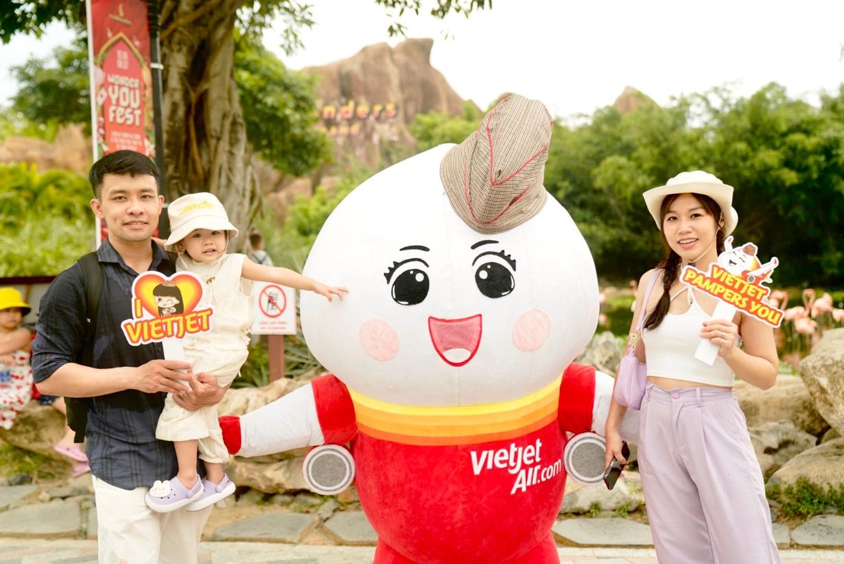 Mùa hè rực rỡ cùng máy bay Amy và Vietjet - Ảnh 3.