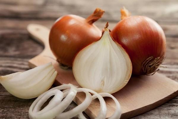 Thực phẩm 'đại kỵ' với hành tây, tránh ăn chung kẻo sinh sỏi mật, thậm chí mù lòa - Ảnh 2.