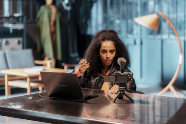 Sony ra mắt bộ đôi máy ảnh Alpha 7CR và 7C II: nhỏ gọn với chất lượng đỉnh cao - Ảnh 4. Sony ra mắt bộ đôi máy ảnh Alpha 7CR và 7C II: nhỏ gọn với chất lượng đỉnh cao - Ảnh 4.