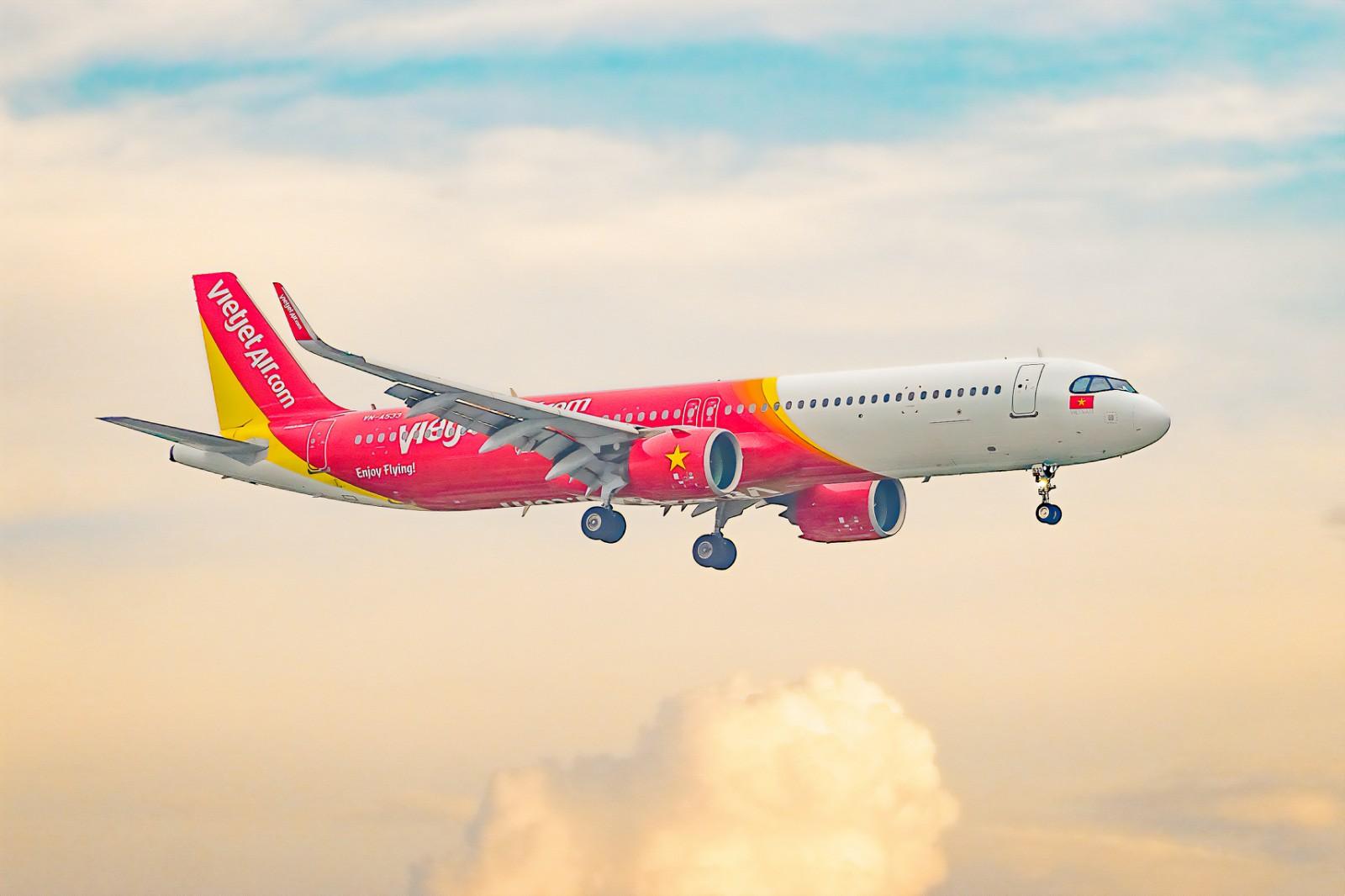 Mừng ngày Phụ nữ Việt Nam 2010, nhận ngàn ưu đãi bất ngờ từ Vietjet - Ảnh 4.