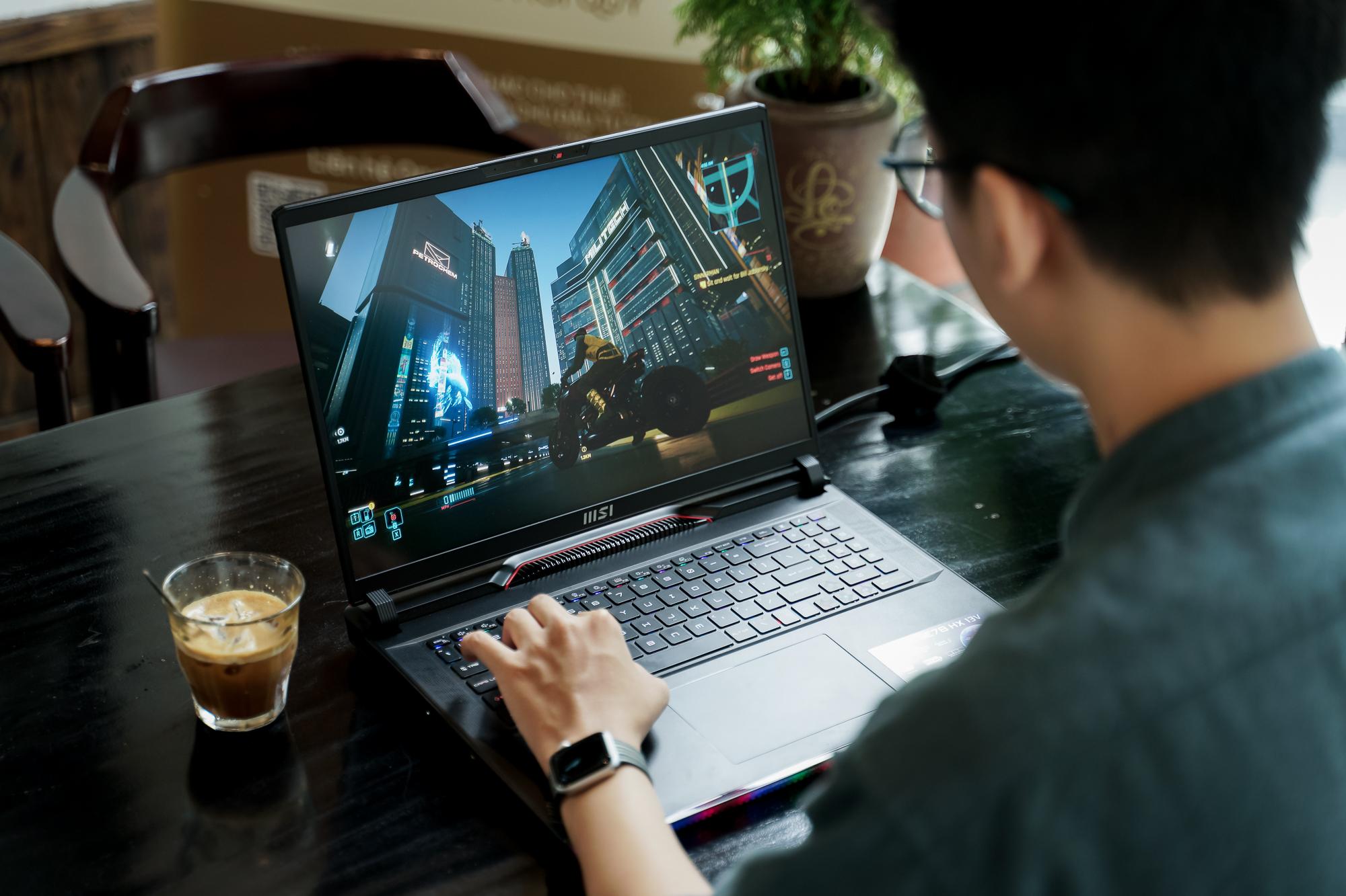 Trải nghiệm MSI Raider GE78 HX 13V: Laptop gaming 17 inch hiệu năng mạnh mẽ, hài lòng cả những game thủ khó tính - Ảnh 12.