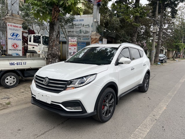 Xế lạ Dongfeng Glory 580 xả kho giá 450 triệu: 7 chỗ, cùng cỡ CR-V, Outlander nhưng rẻ ngang xe hạng A - Ảnh 1.