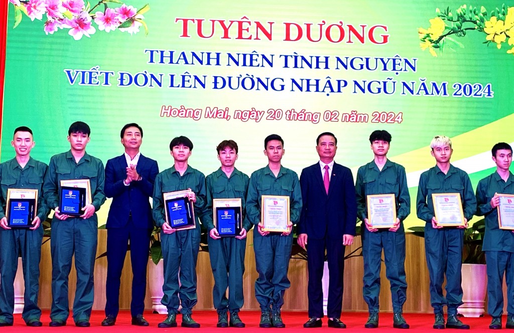 Đồng chí Nguyễn Đức Tiến, UVBCH Trung ương Đoàn, Phó Bí thư Thường trực Thành đoàn, Chủ tịch Hội LHTN Việt Nam thành phố Hà Nội