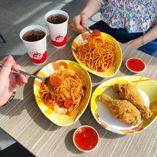 Tháng 3, Jollibee tinh tế tung combo "dịu kha" chỉ 99.000 đồng - Ảnh 2.