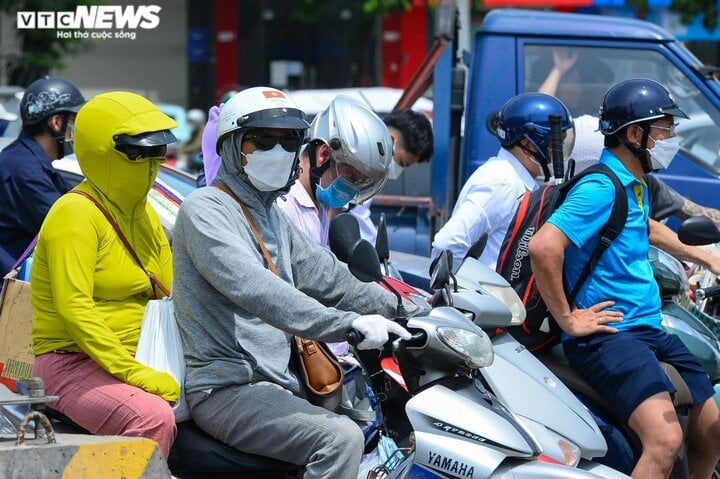 Bộ Y tế khuyến cáo người dân hạn chế ra ngoài ngày nắng nóng- Ảnh 1.