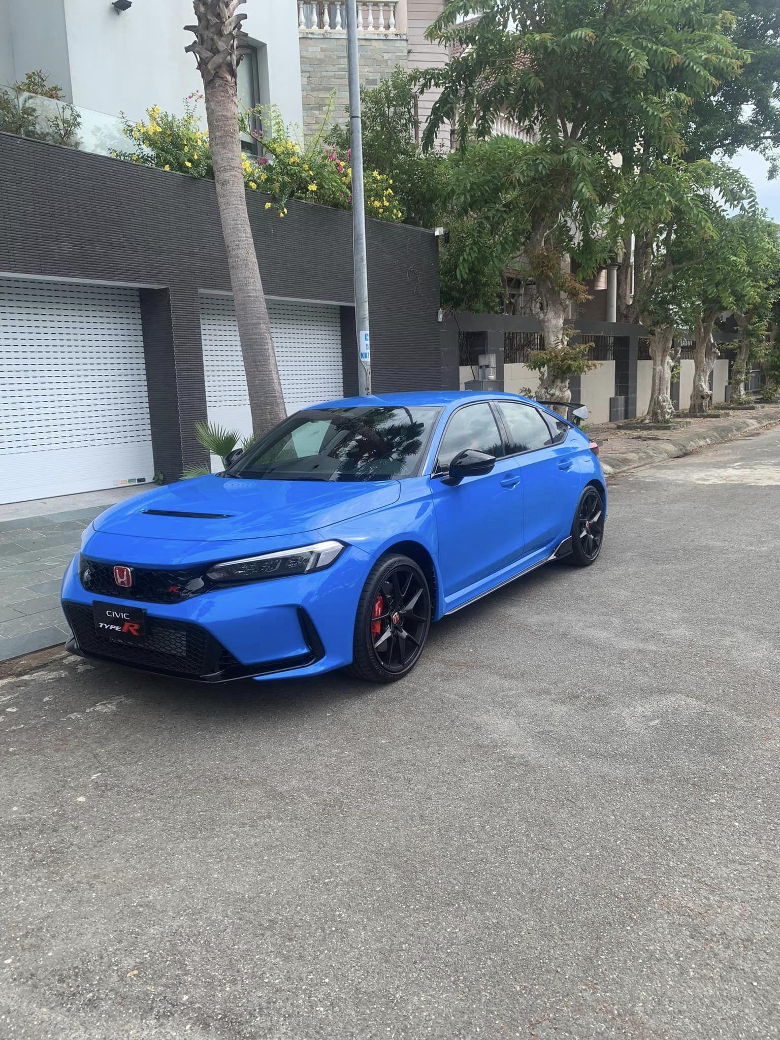 Lấy chiếc Honda Civic Type R này, bạn sẽ tiết kiệm 400 triệu so với mua ‘đập hộp’, người bán khẳng định xe mới lăn bánh 900km- Ảnh 1.