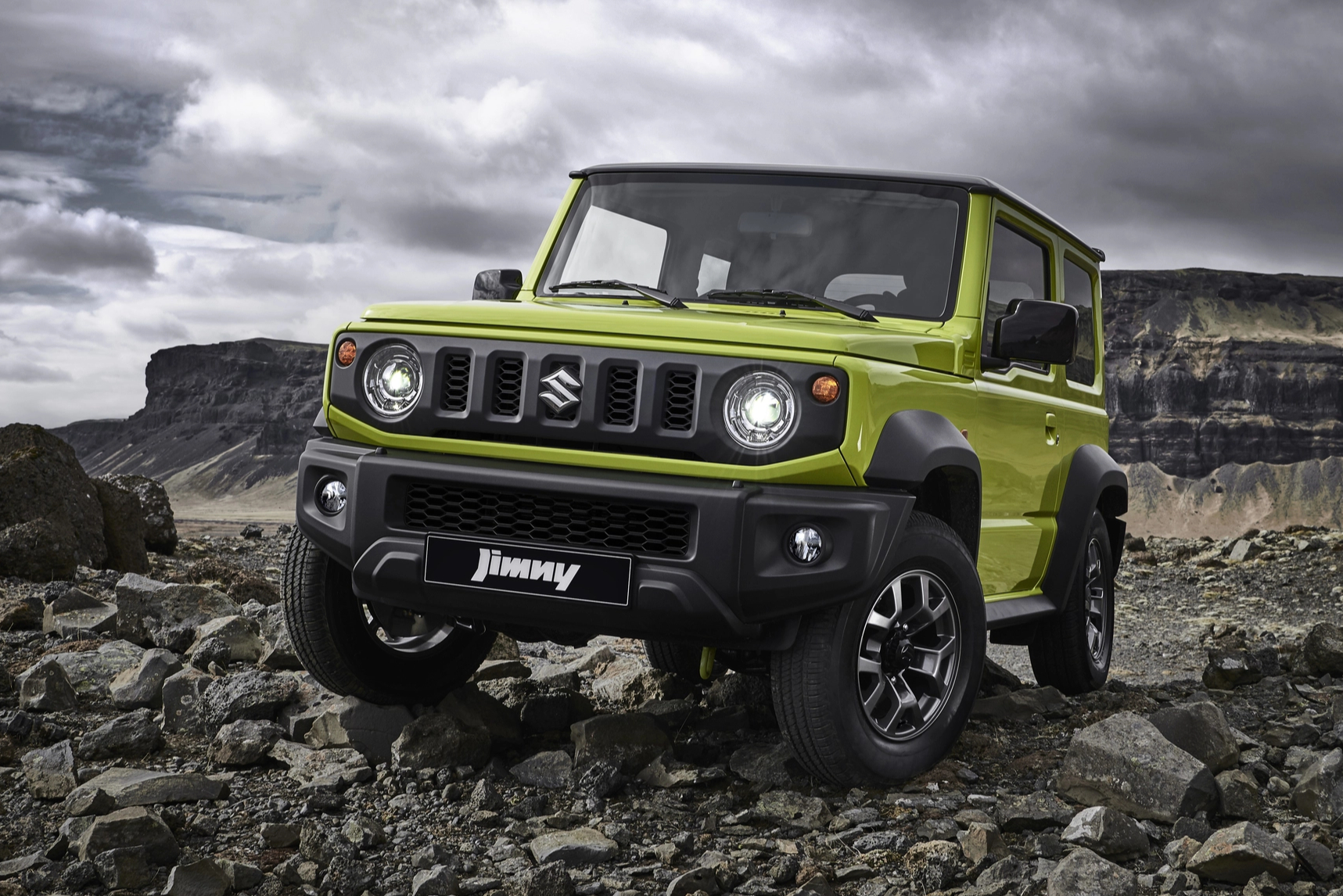 Suzuki Jimny chốt giá từ 789 triệu tại Việt Nam: Nhập Nhật, nội thất đơn sơ nhưng nhiều trang bị chuyên off-road- Ảnh 1.