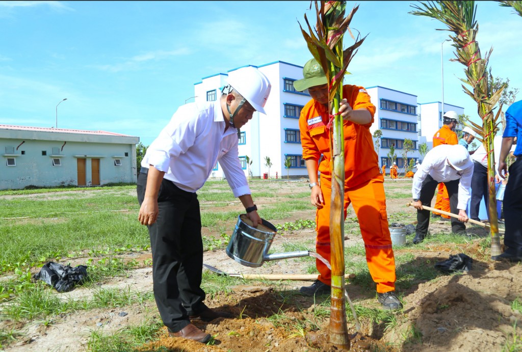 Công ty Nhiệt điện Duyên Hải phát động trồng cây năm 2024