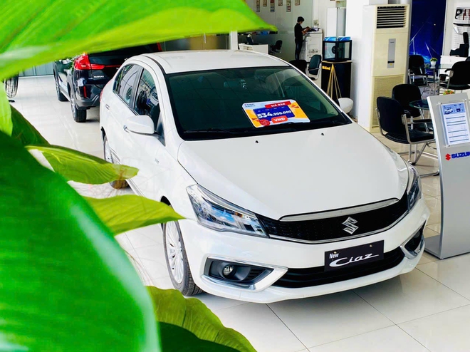 Suzuki Ciaz giảm giá còn 455 triệu tại đại lý: Tiệm cận Accent số sàn, dọn kho lô cuối trước khả năng bị khai tử- Ảnh 2.