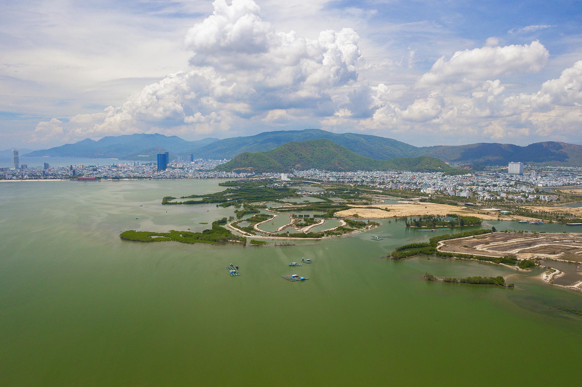 Đầm nước rộng thứ hai Việt Nam là trung tâm của thành phố mới, sẽ vừa có đô thị hiện đại, vừa có rừng ngập mặn - Ảnh 3.