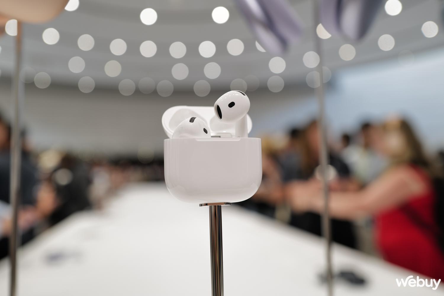 Trên tay Apple AirPods 4 và AirPods Max: bản thường cũng có ANC, bản Pro thêm tính năng trợ thính, bản Max nâng cấp nhẹ- Ảnh 6.