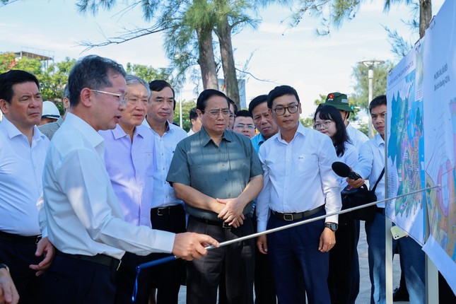 Thủ tướng làm Trưởng Ban Chỉ đạo xây dựng Đề án Trung tâm tài chính khu vực và quốc tế- Ảnh 1.