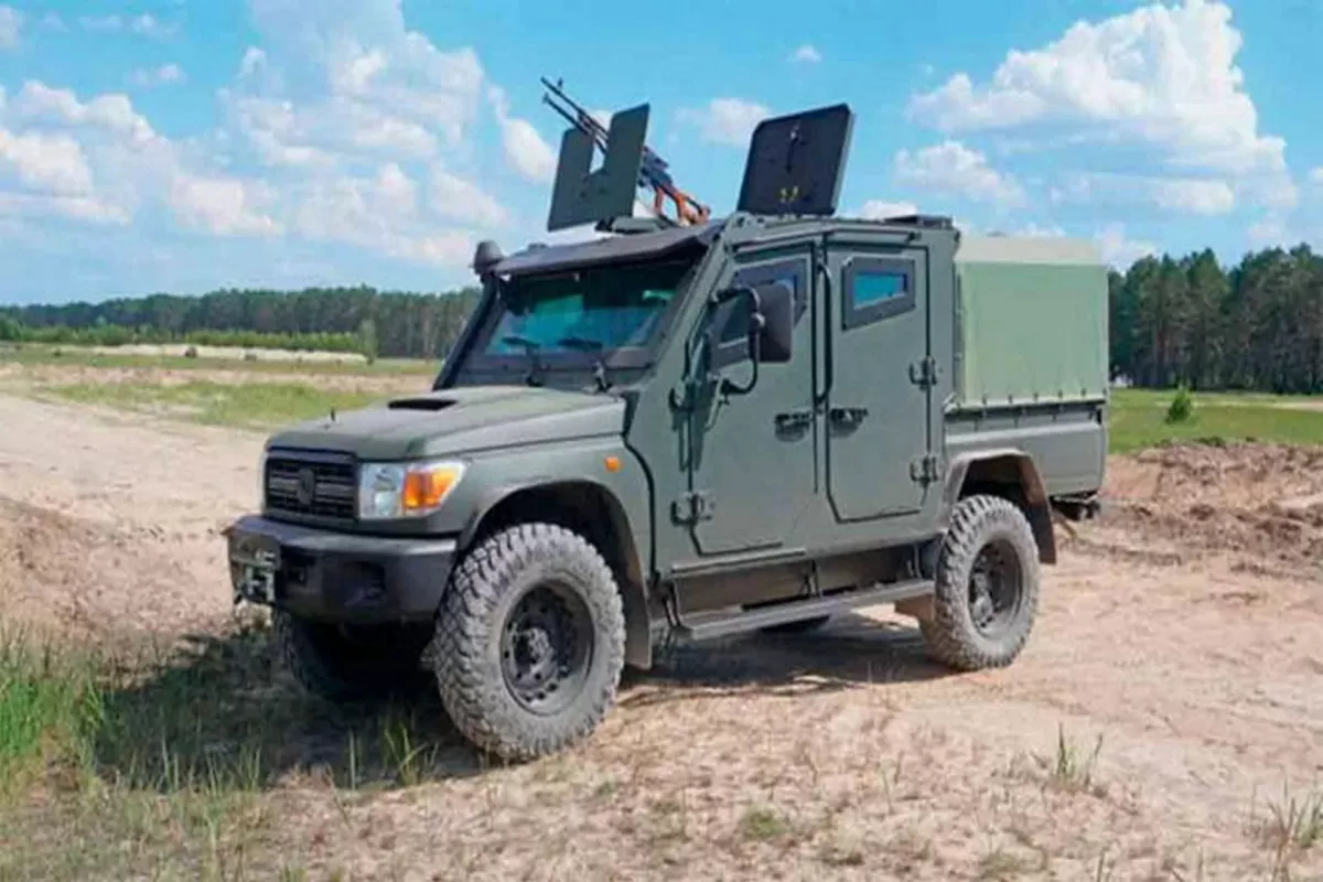 Ukraine độ ‘chiến thần’ Toyota Land Cruiser thành xe bọc thép hạng nhẹ, 200 mã lực Ukraine độ ‘chiến thần’ Toyota Land Cruiser thành xe bọc thép hạng nhẹ, 200 mã lực