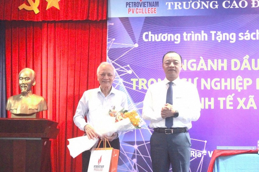 PV College tổ chức Hội thảo “Ngành Dầu khí trong sự nghiệp phát triển kinh tế - xã hội”