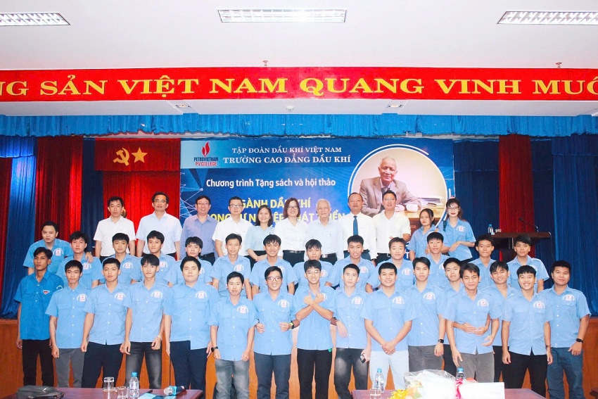 PV College tổ chức Hội thảo “Ngành Dầu khí trong sự nghiệp phát triển kinh tế - xã hội”