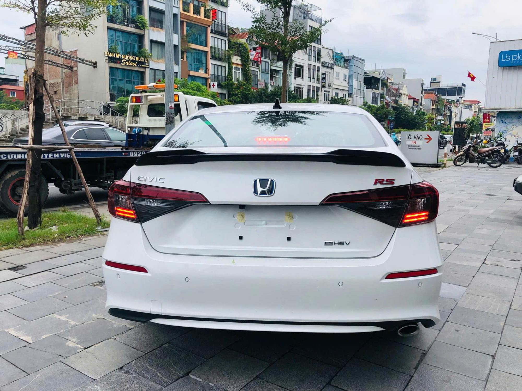 Honda Civic 2024 về đại lý: Không kèm