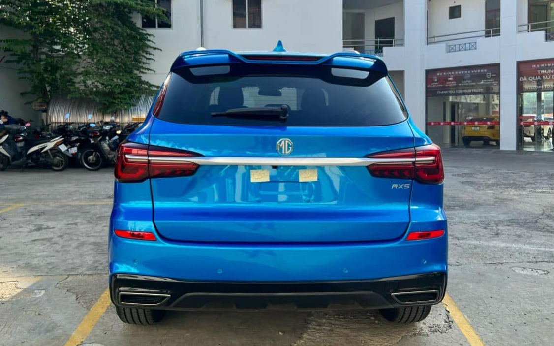 Lô MG RX5 này đang giảm giá còn hơn 500 triệu tại đại lý, rẻ gần bằng Raize dù lớn hơn Corolla Cross- Ảnh 3. Lô MG RX5 này đang giảm giá còn hơn 500 triệu tại đại lý, rẻ gần bằng Raize dù lớn hơn Corolla Cross- Ảnh 3.