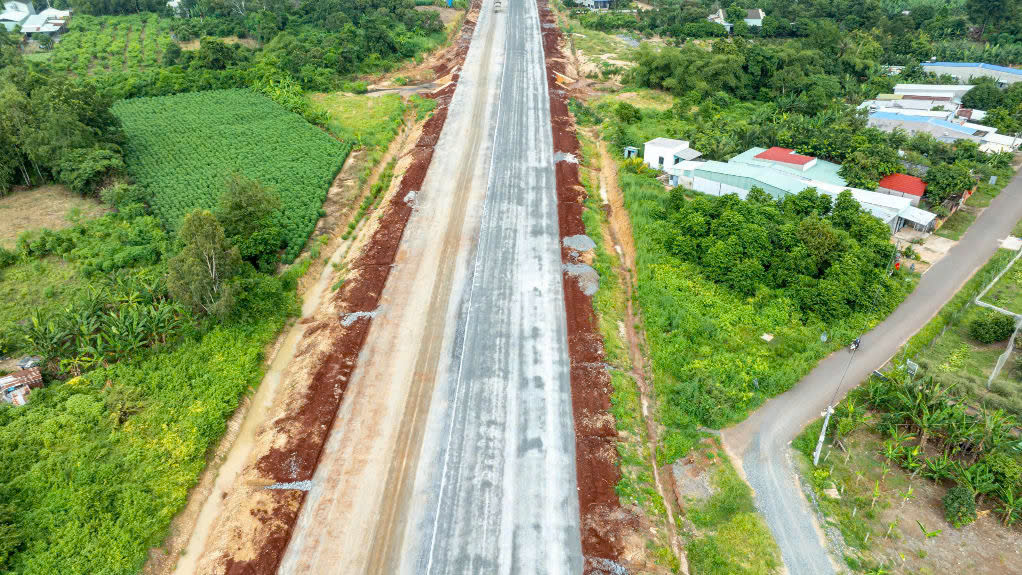 Cao tốc Biên Hòa - Vũng Tàu vào cao điểm thi công- Ảnh 1.