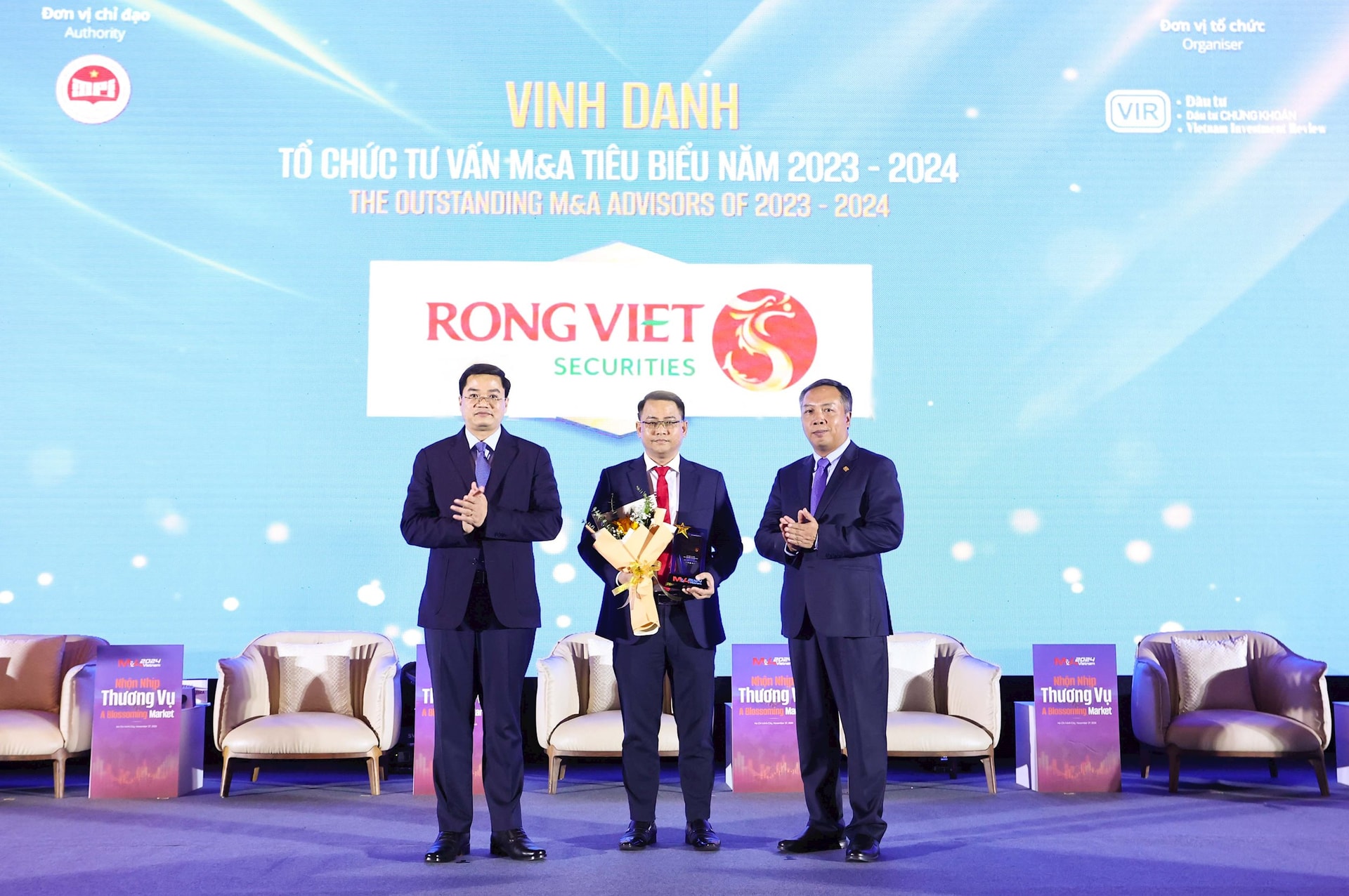 Chứng khoán Rồng Việt được vinh danh giải thưởng “Nhà tư vấn M&A tiêu biểu 2023 – 2024”- Ảnh 1.