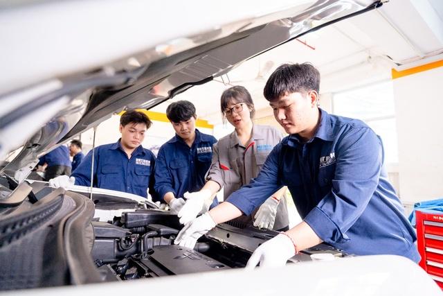 Ngành công nghệ ô tô điện: Tương lai mới cho tín đồ mê ô tô - Ảnh 1.