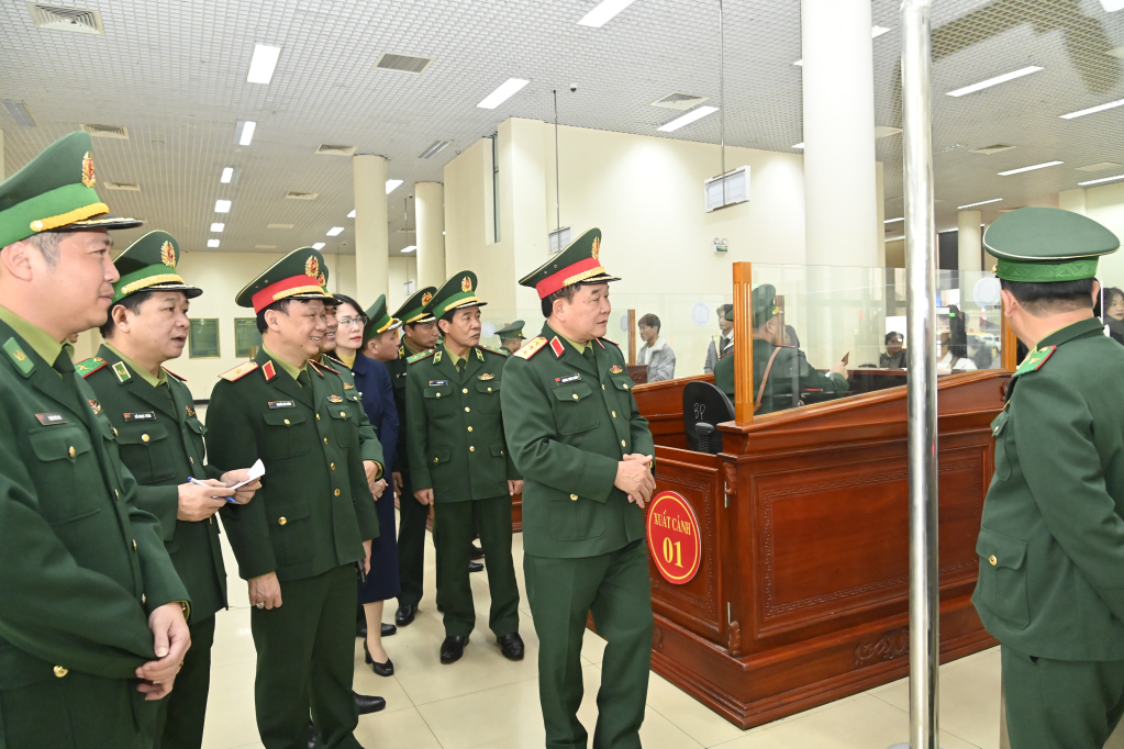 doan cong tac cua bo quoc phong kiem tra cong tac cua khau doi ngoai tai quang ninh hinh 1