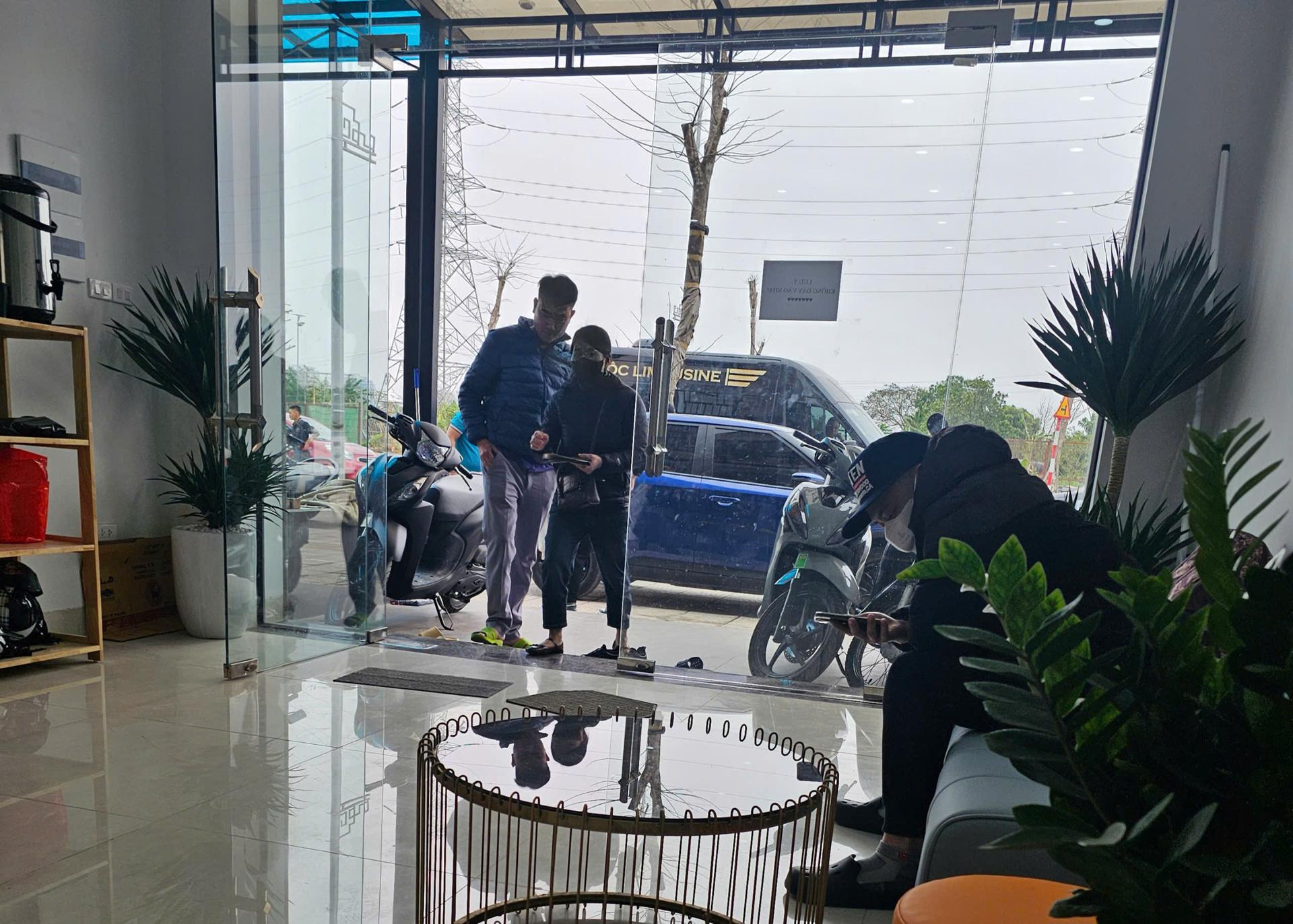 dau hieu nup bong xe hop dong limousine phat fast hoat dong bat nhao khap noi hinh 3