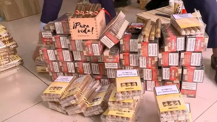 Hà Nội: Thu giữ 1.500 điếu cigar nhập lậu tại Long Biên